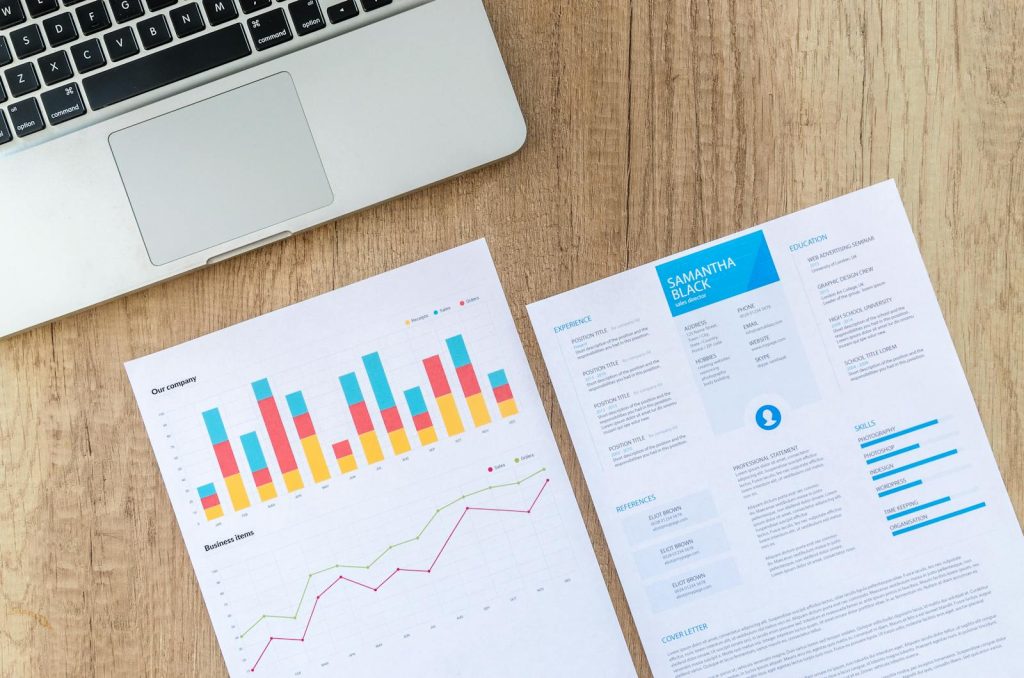 Faut-il mentir sur son CV ? Poids et conséquences d'un choix risqué