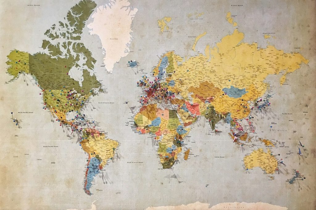 Décoder la carte du monde en PNL pour une meilleure communication interpersonnelle